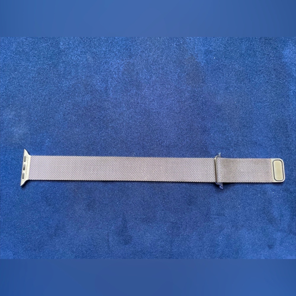 ⌚️Genuine Apple Milanese Silver Wrist Band for Apple Watch ⌚️ 40 mm